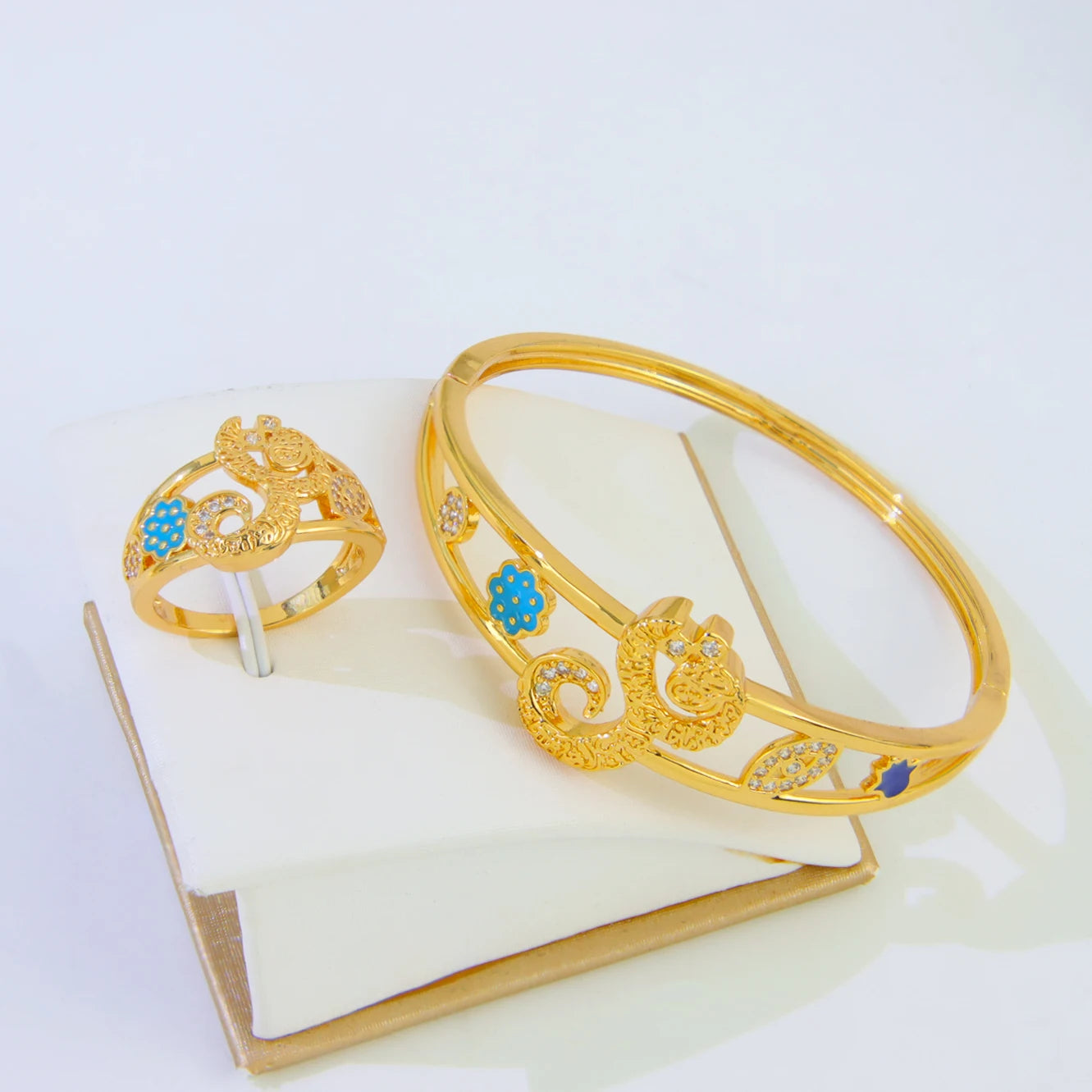 Traditional Arabic  pour femmes